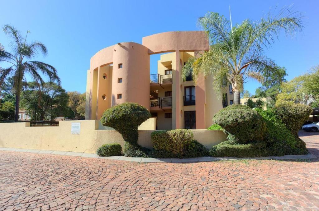 יוהנסבורג The Apartment On Katherine Street In Central Sandton מראה חיצוני תמונה